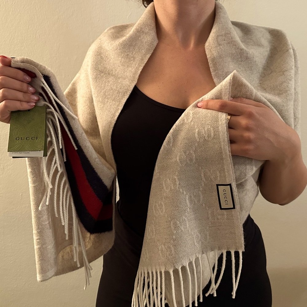 UNISEX GUCCI SCARF/ NEW WITH TAG